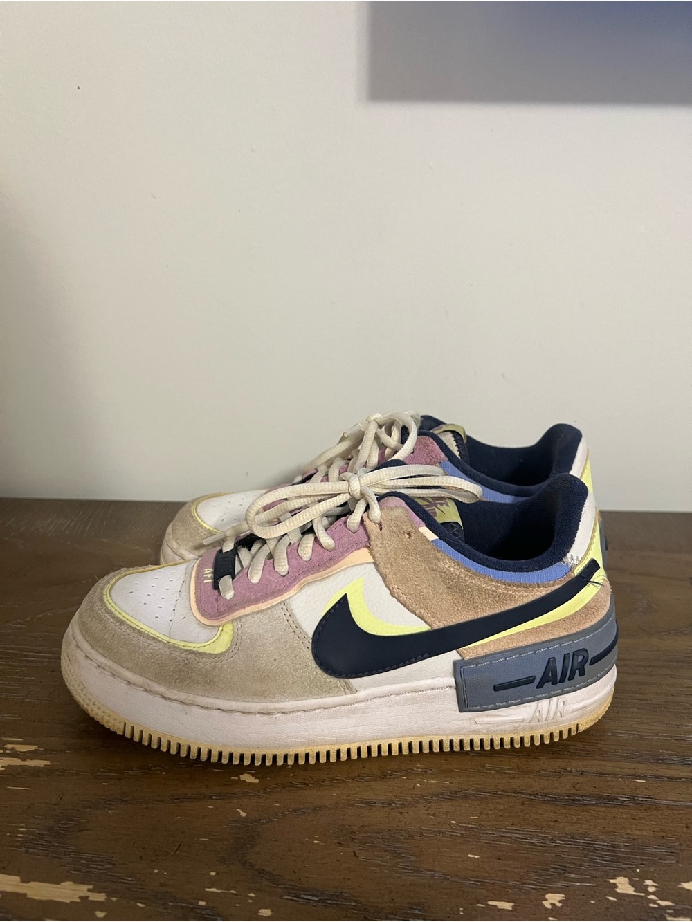 Nike Kids Multicolor Low-Top Sneakers in Navy, Cream, Pink & Yellow